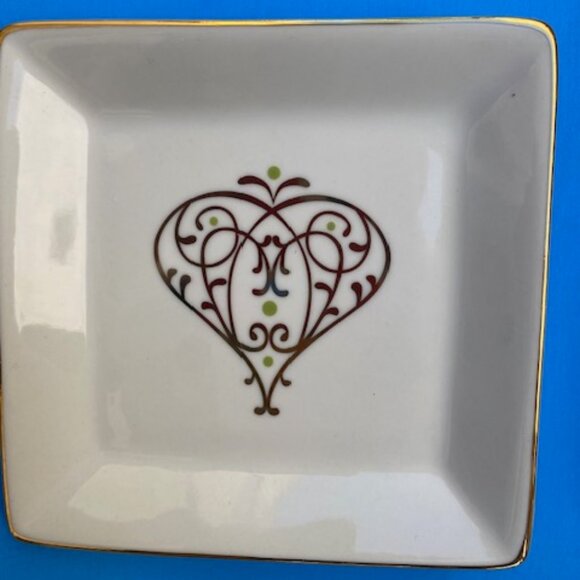 Set of four Noble Excellence Decorative Porcelain Plates with Gold Rims - Picture 4 of 6